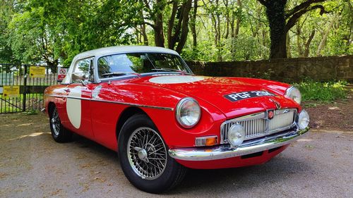 Picture of 1972 MG B - Very rare Smith & Deakin hardtop! - For Sale