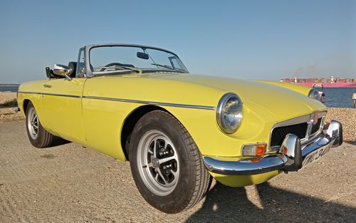1974 MG MGB roadster (picture 1 of 28)