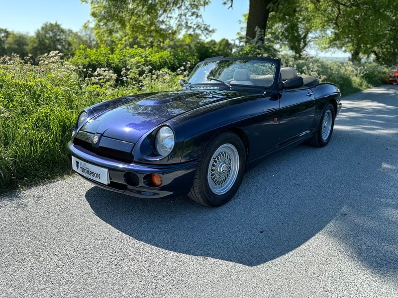 MG RV8 4.0 V8 OXFORD BLUE