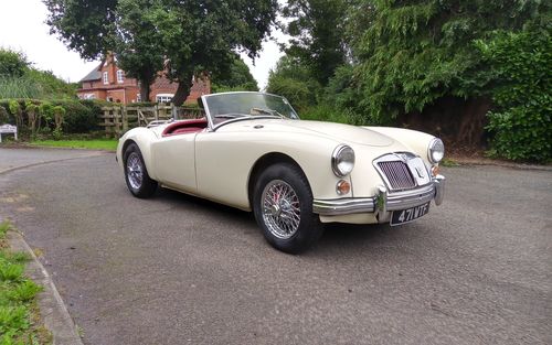 1961 MGA Roadster 1600 (picture 1 of 16)