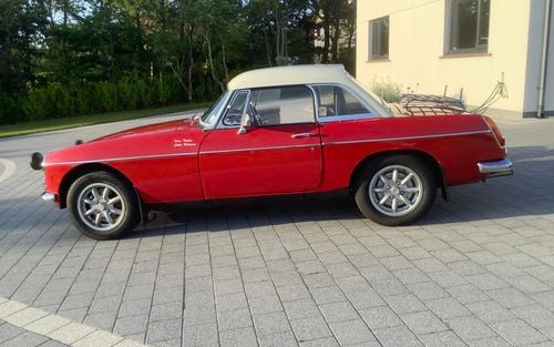 1969 MG B ROADSTER ROAD RALLY CAR (picture 1 of 30)