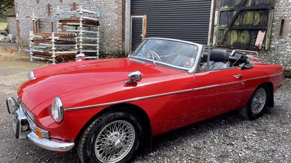 Lovely earlier Restored Classic MGB Roadster