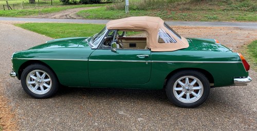 1977 MG B