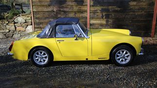 Picture of 1974 MG Midget