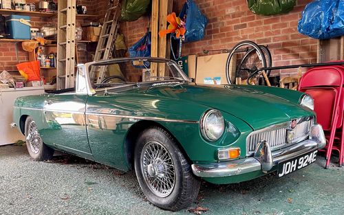 1967 MG B (picture 1 of 20)