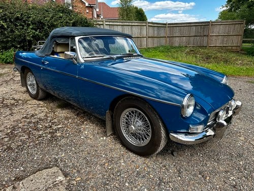 a really spot-on 1971 MG B roadster with overdrive SOLD