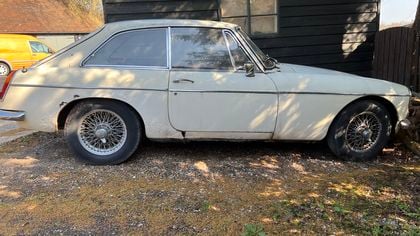 Picture of 1967 MG B Gt