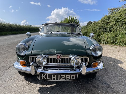 1966 MG B