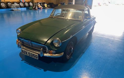 1968 MG B Roadster 33,000 Miles One Owner (picture 1 of 13)