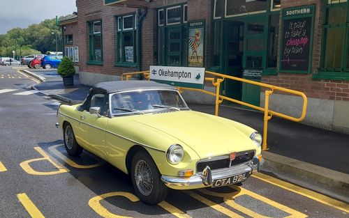 1973 MG B (picture 1 of 19)