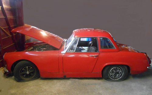 1971 MG Midget Red Chrome bumpers MOT, Tax ULEZ exempt (picture 1 of 7)