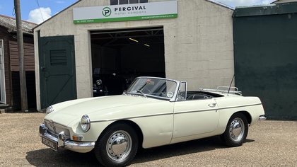 MGB Roadster, new unleaded engine