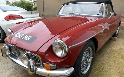 1969 MG MGB V8 Heritage shell build 3.9 V8 (picture 1 of 32)