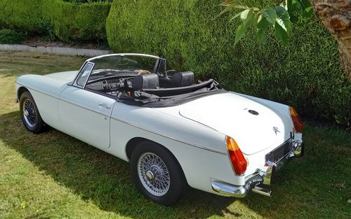 1972 MG MGB (picture 1 of 5)