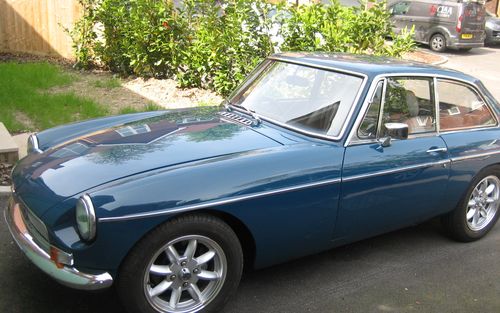 1972 MG MGB GT (picture 1 of 12)