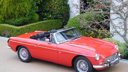 MGB Roadster 1972 / Sympathetically refreshed by Specialist!