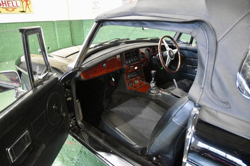 1977 MG MGB Roadster - 7
