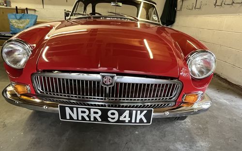 1972 MG MGB Push Button (picture 1 of 15)