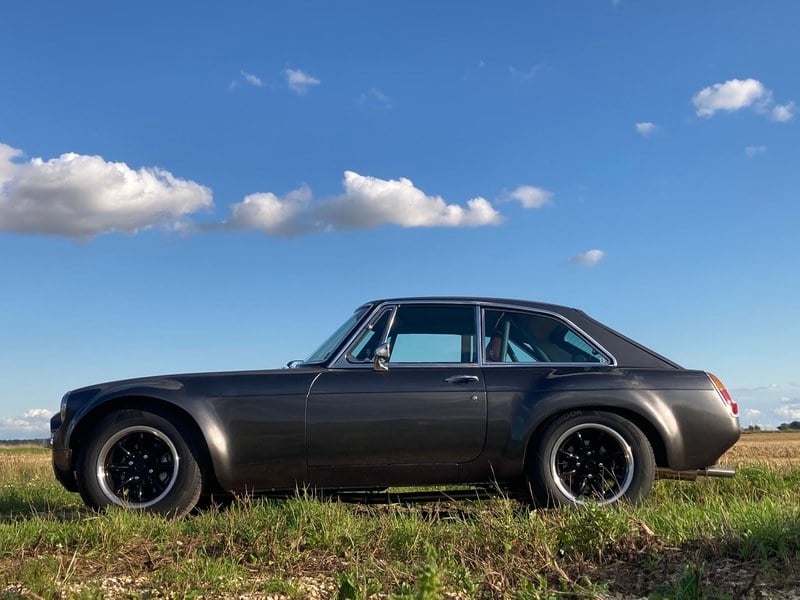 MGB GT V8 Sebring body full rebuild
