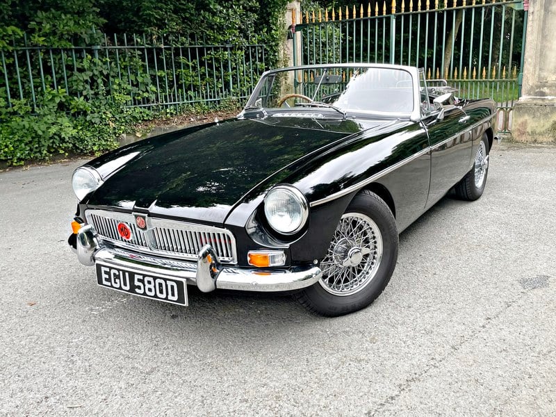 Rapid Classics: Eine Suche. Alle Oldtimer. 22 » Rapid Classics: Eine Suche. Alle Oldtimer. 1966 MGB ROADSTER. FULLY RESTORED