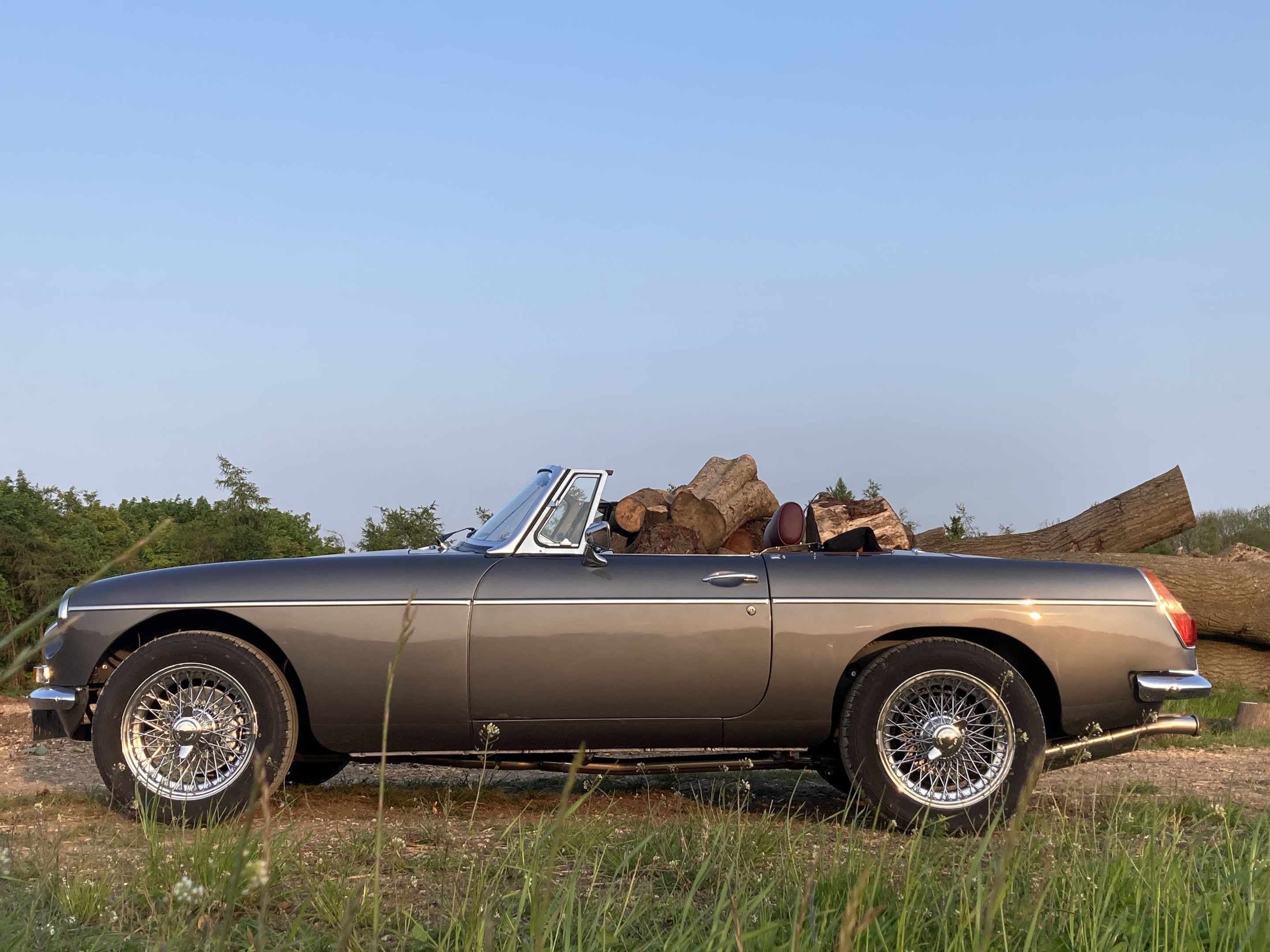 1973 MG MGB Push Button