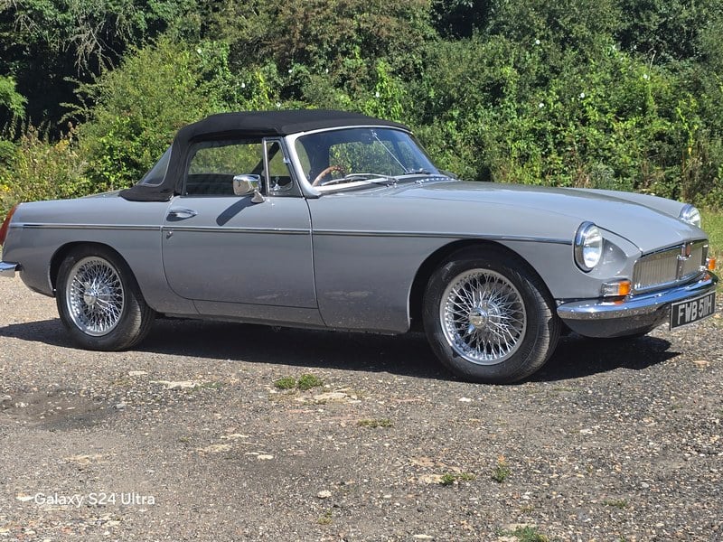 MG B Roadster, 1970, Dove Grey