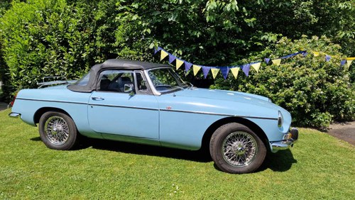 1969 MG MGB Push Button