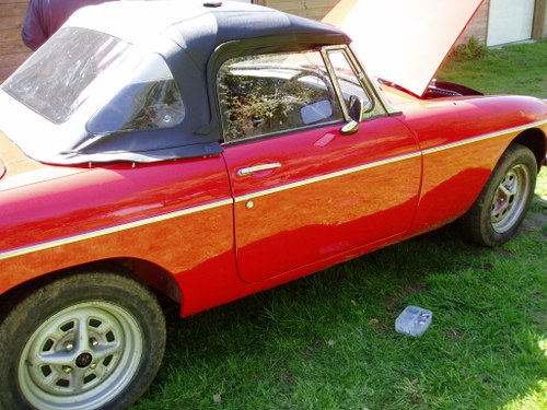 1976 MG MGB Push Button