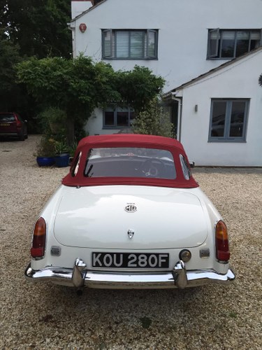 1967 MG MGB Push Button