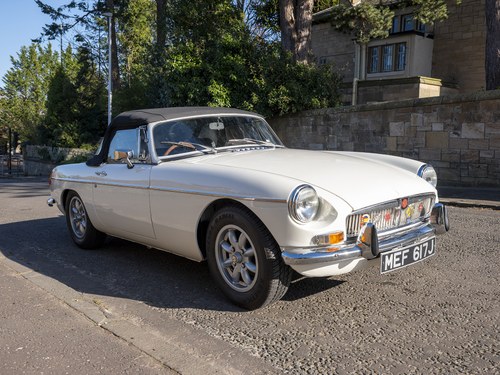 1971 MG MGB Push Button