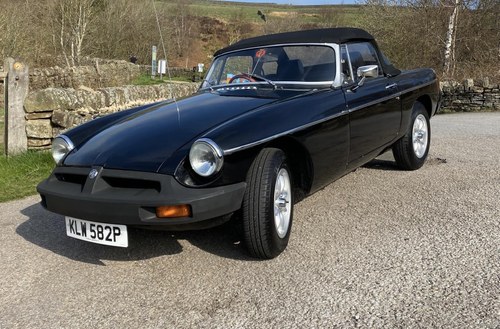 1975 MG MGB Push Button
