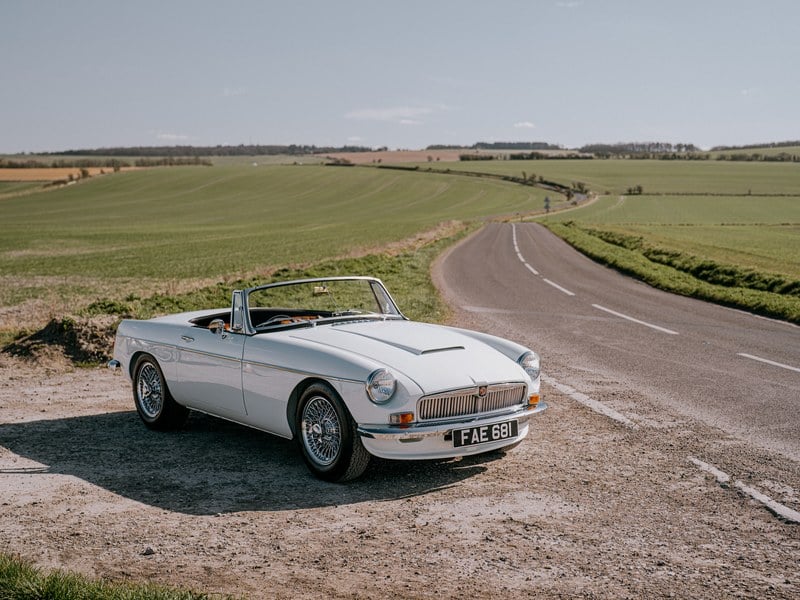 Rapid Classics: Eine Suche. Alle Oldtimer. 12 » Rapid Classics: Eine Suche. Alle Oldtimer. 1975 MG MGB Push Button