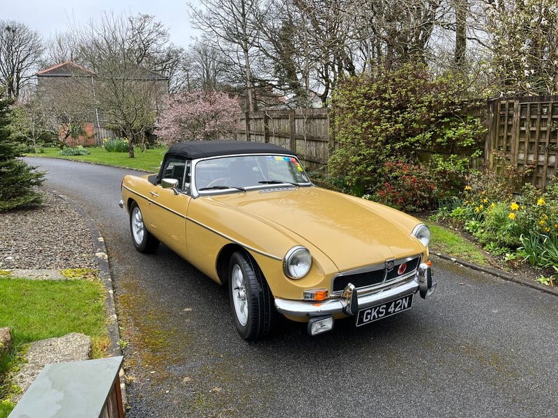 Rapid Classics: Eine Suche. Alle Oldtimer. 24 » Rapid Classics: Eine Suche. Alle Oldtimer. 1974 MG MGB Push Button