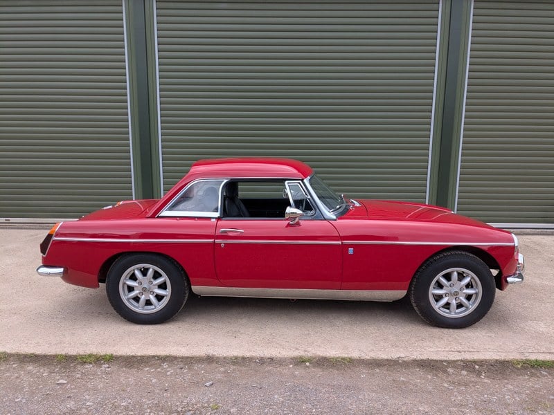 Rapid Classics: Eine Suche. Alle Oldtimer. 10 » Rapid Classics: Eine Suche. Alle Oldtimer. 1974 MG MGB Roadster - outstanding example