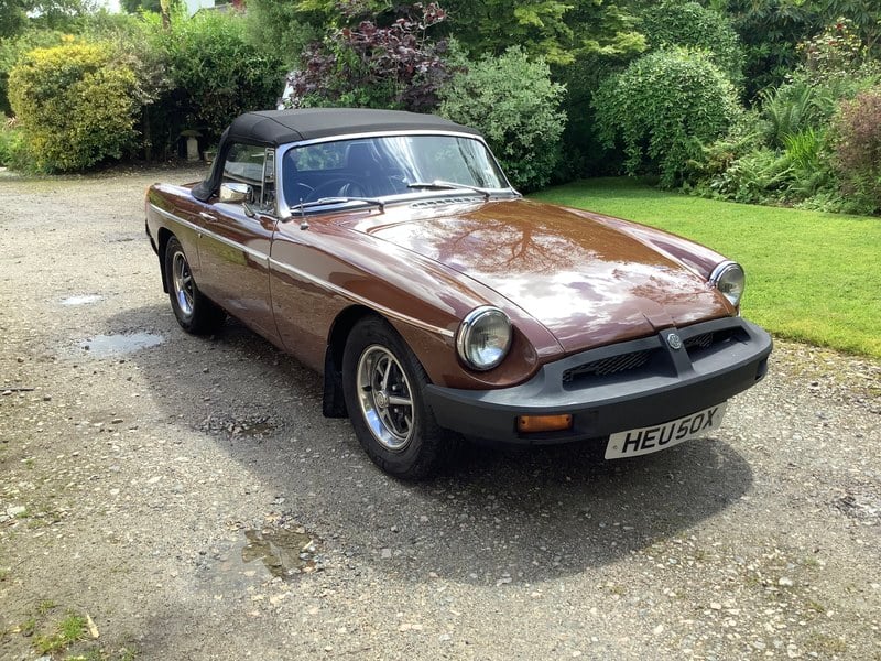 Rapid Classics: Eine Suche. Alle Oldtimer. 17 » Rapid Classics: Eine Suche. Alle Oldtimer. 1981 MG MGB Push Button
