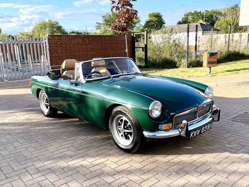 Rapid Classics: Eine Suche. Alle Oldtimer. 7 » Rapid Classics: Eine Suche. Alle Oldtimer. 1974 MG MGB Push Button
