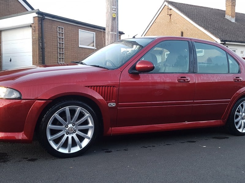 Rapid Classics: Eine Suche. Alle Oldtimer. 12 » Rapid Classics: Eine Suche. Alle Oldtimer. 2004 MG ZS