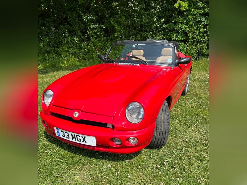 Rapid Classics: Eine Suche. Alle Oldtimer. 25 » Rapid Classics: Eine Suche. Alle Oldtimer. 1996 MG RV8