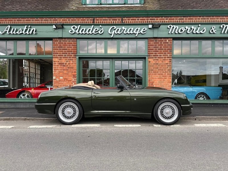 Rapid Classics: Eine Suche. Alle Oldtimer. 26 » Rapid Classics: Eine Suche. Alle Oldtimer. 1993 MG RV8 Convertible 2dr Petrol Manual (190 bhp)