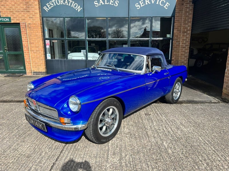 Rapid Classics: Eine Suche. Alle Oldtimer. 12 » Rapid Classics: Eine Suche. Alle Oldtimer. 1972 MG MGB V8