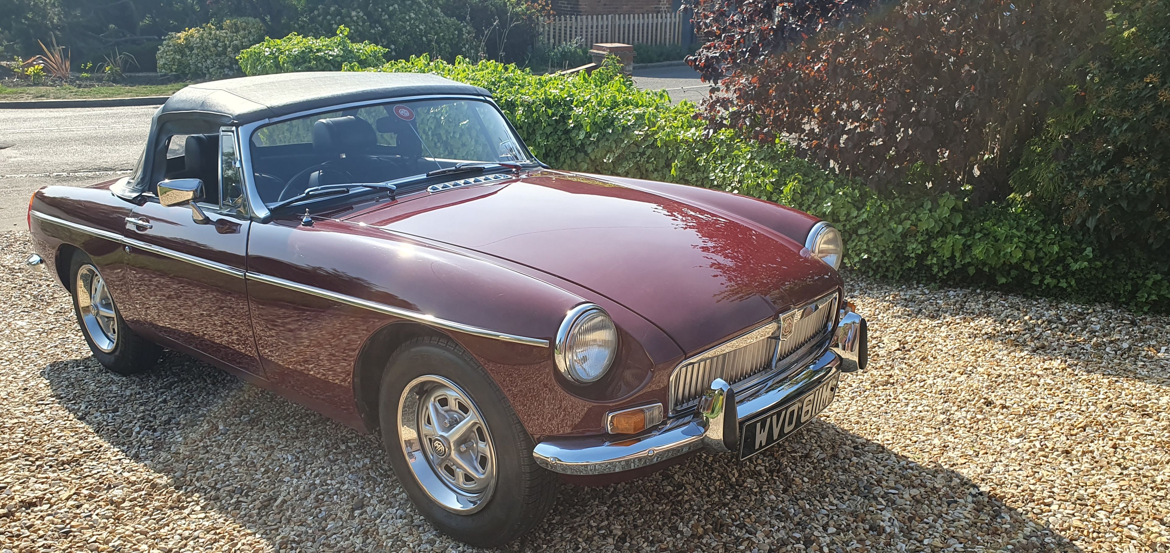 1973 MG MGB Push Button