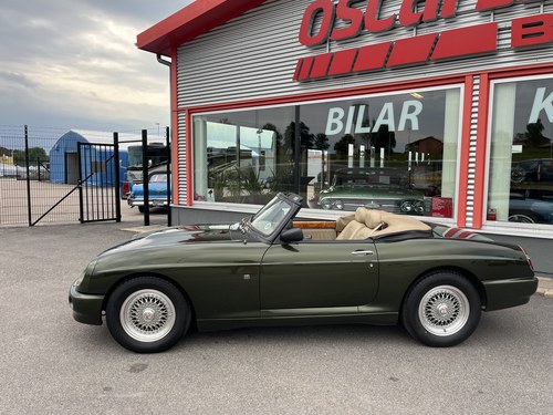 1995 MG RV8 Convertible. Aircondition.