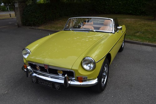 1974 LAST OF THE CHROME BUMPER MGB ROADSTER VENDU