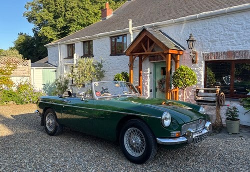 1972 MG MGB Push Button