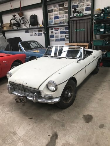 1965 MG MGB Push Button