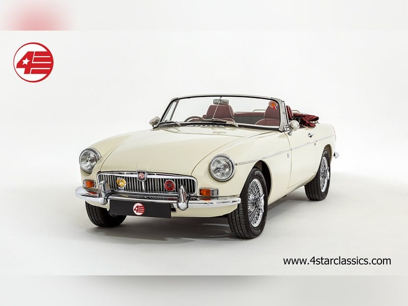 MG B Roadster /// Previously Restored /// Burgundy Leather
