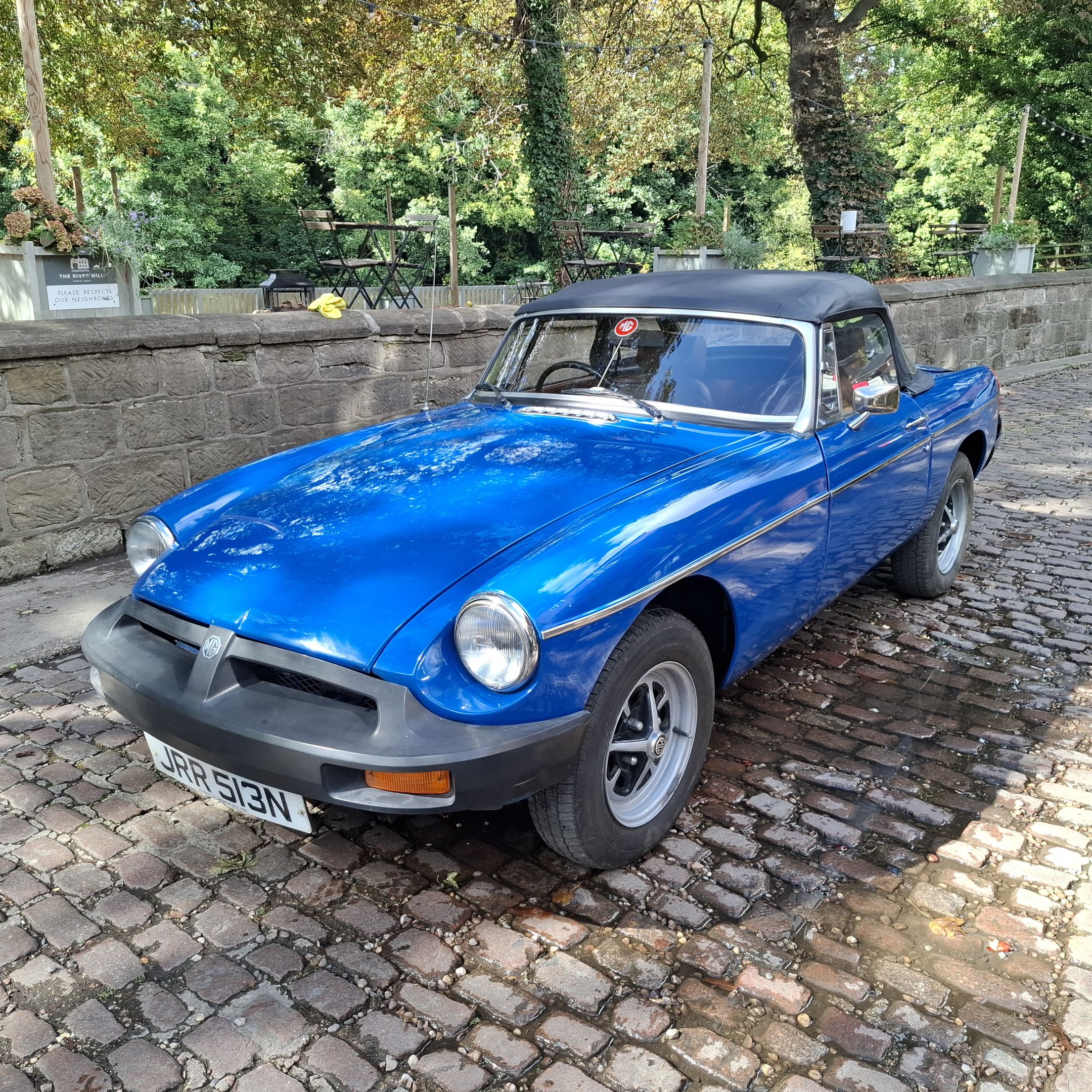 1975 MG MGB Push Button