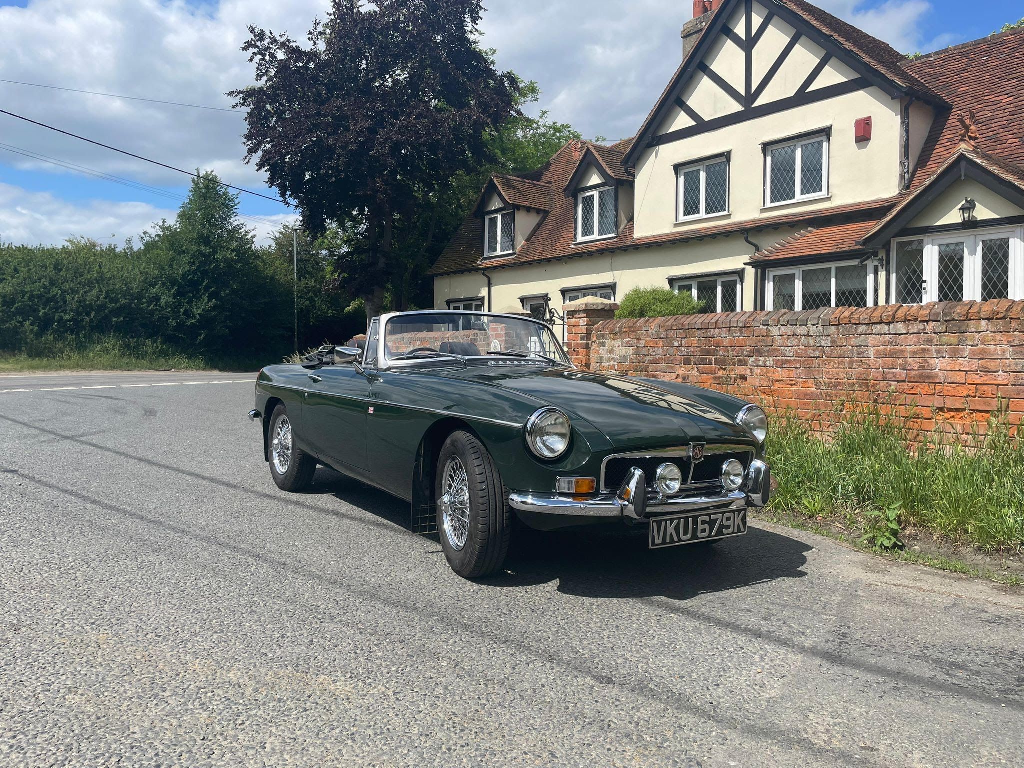 1972 MG MGB Push Button