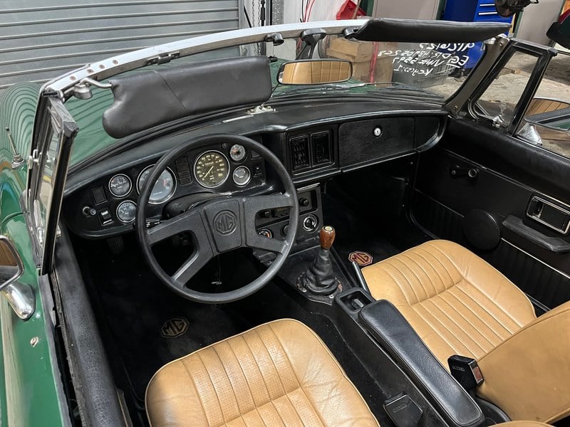 1977 MG MGB Push Button