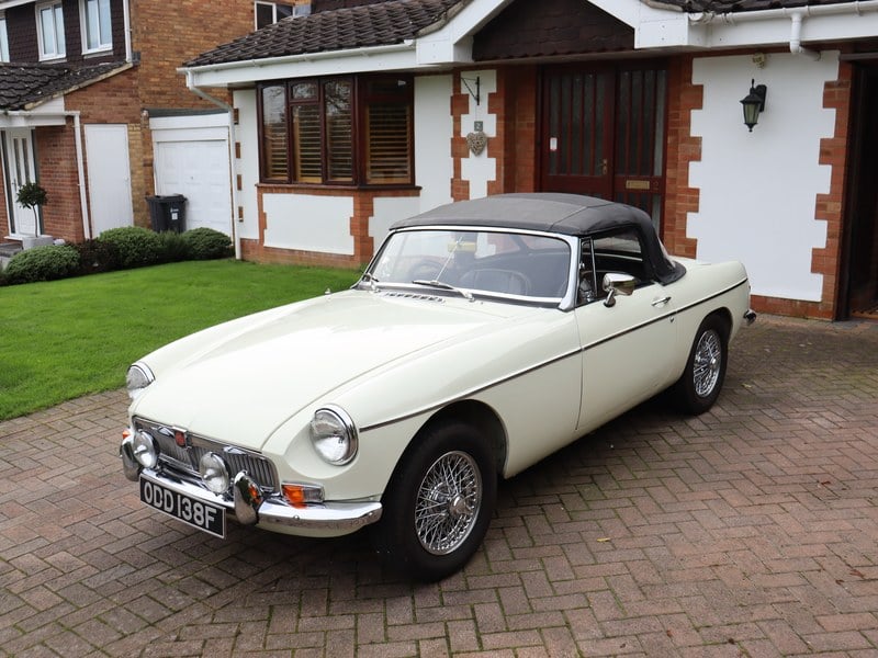 1968 MG MGB Push Button